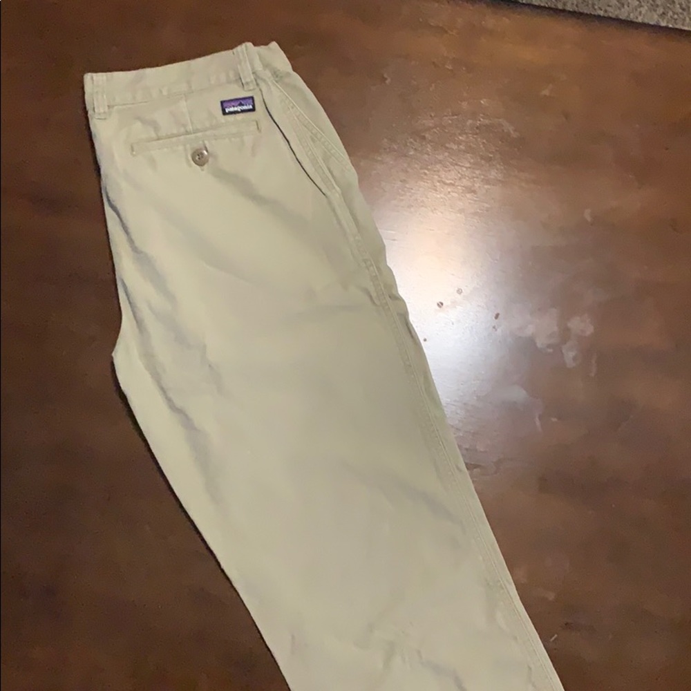 Patagonia men’s khaki pants 32